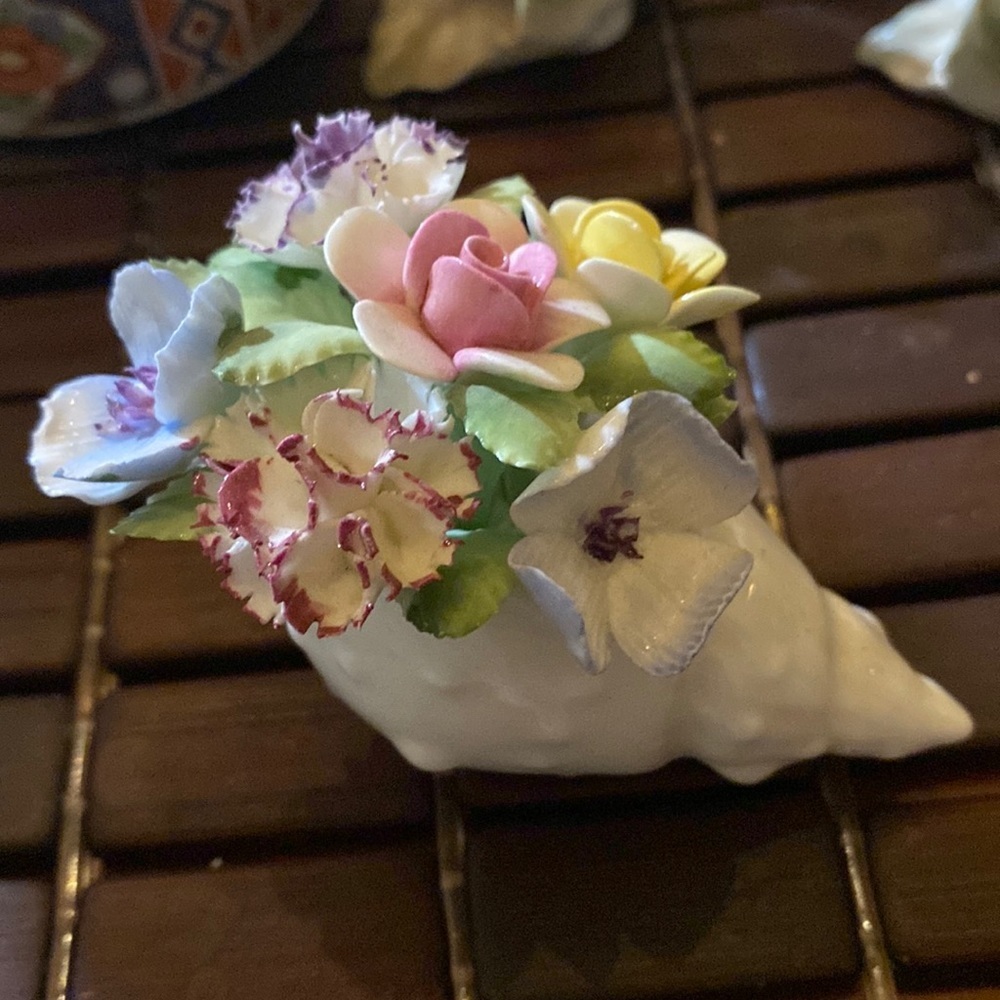 Royal Doulton Ceramic Floral Arrangement in Shell
